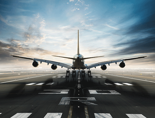 plane on runway plane on runway