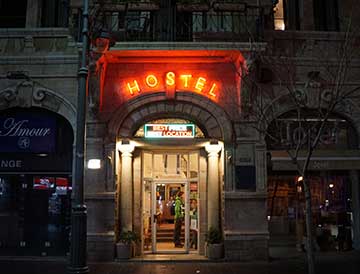 Digital dominates amid hostels' ascent Digital dominates amid hostels' ascent